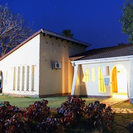 Kadoma Hotel & Conference Centre Luaran gambar