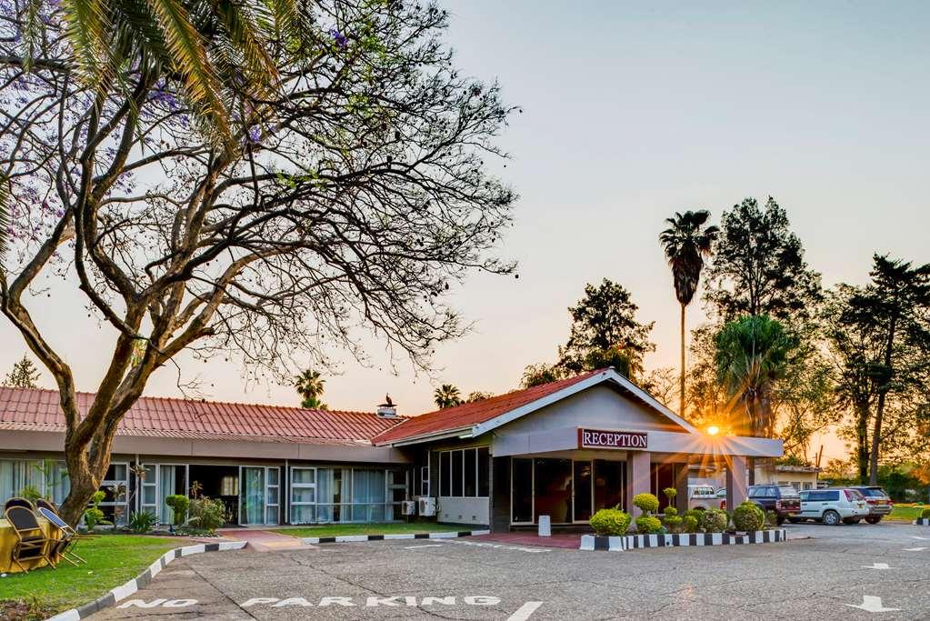 Kadoma Hotel & Conference Centre Luaran gambar