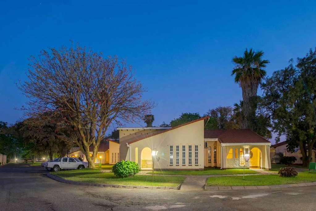 Kadoma Hotel & Conference Centre Luaran gambar
