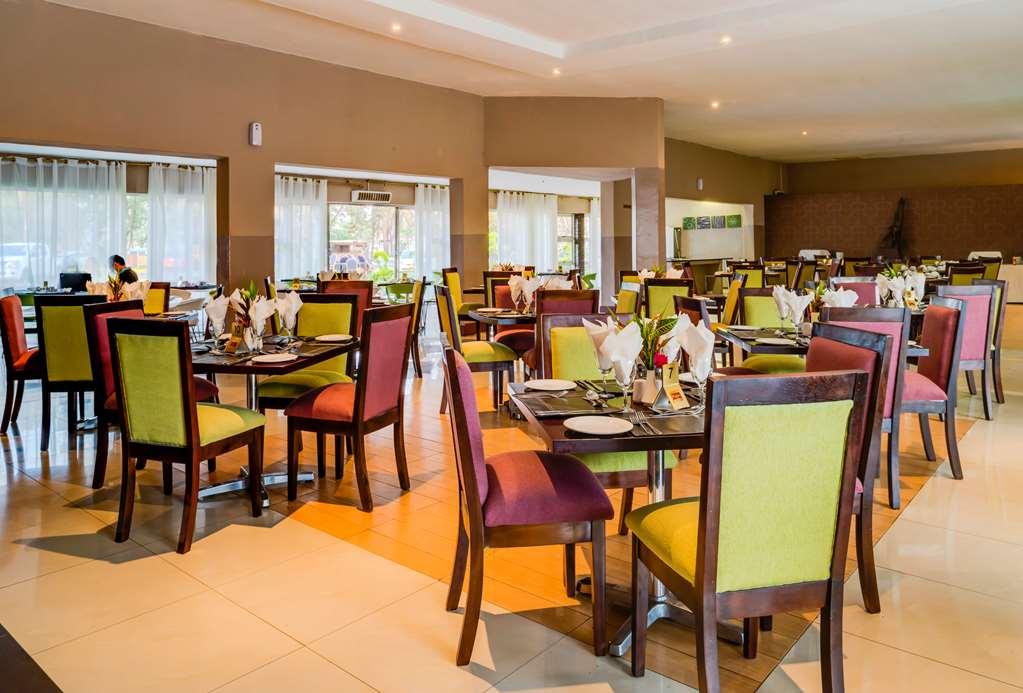 Kadoma Hotel & Conference Centre Servis gambar