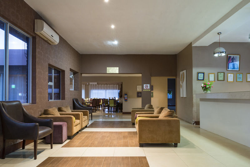 Kadoma Hotel & Conference Centre Luaran gambar