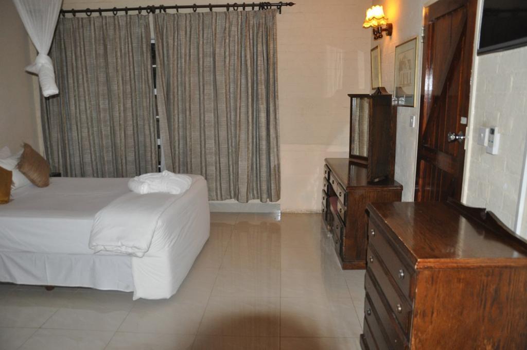 Kadoma Hotel & Conference Centre Luaran gambar