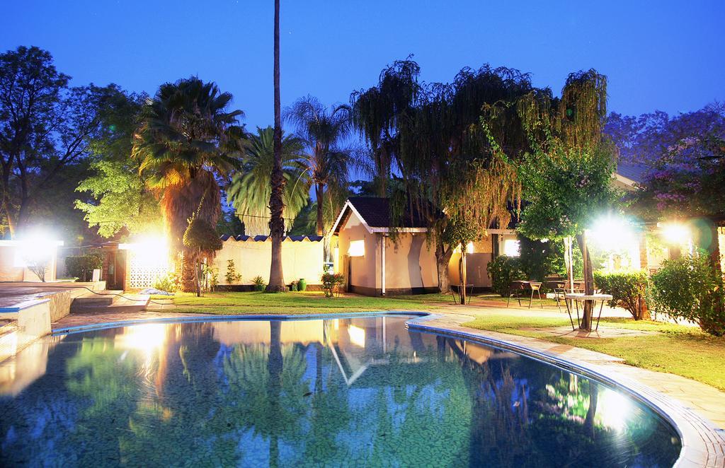 Kadoma Hotel & Conference Centre Luaran gambar
