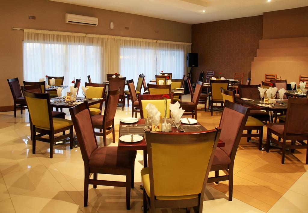 Kadoma Hotel & Conference Centre Luaran gambar