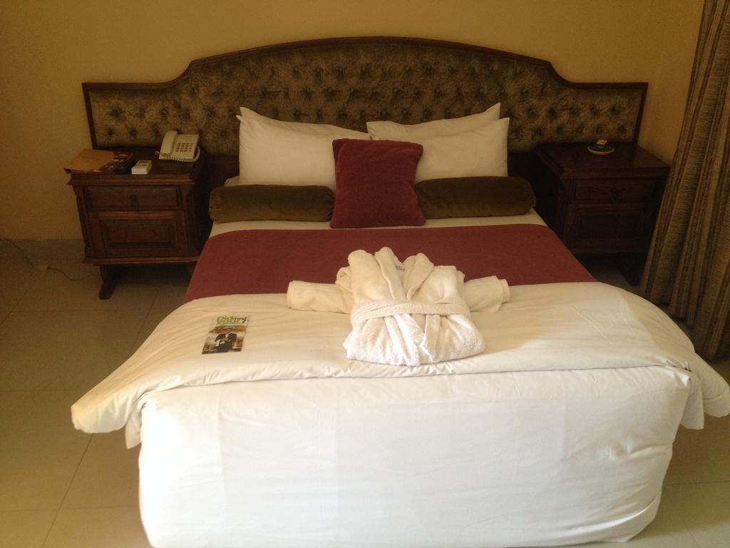 Kadoma Hotel & Conference Centre Luaran gambar