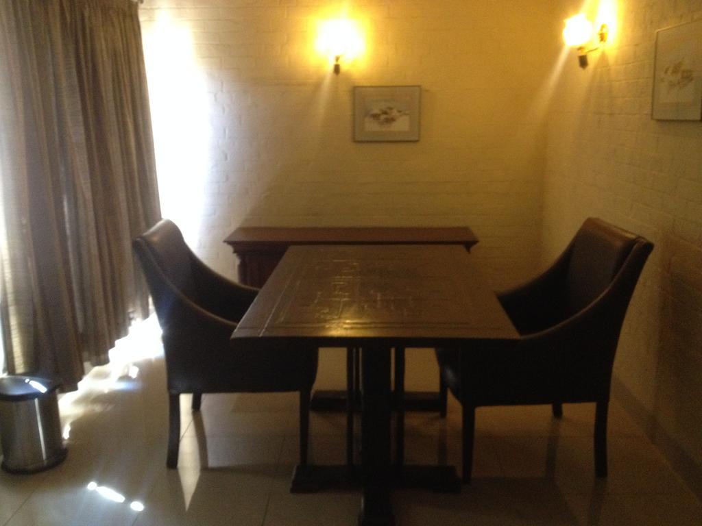 Kadoma Hotel & Conference Centre Luaran gambar