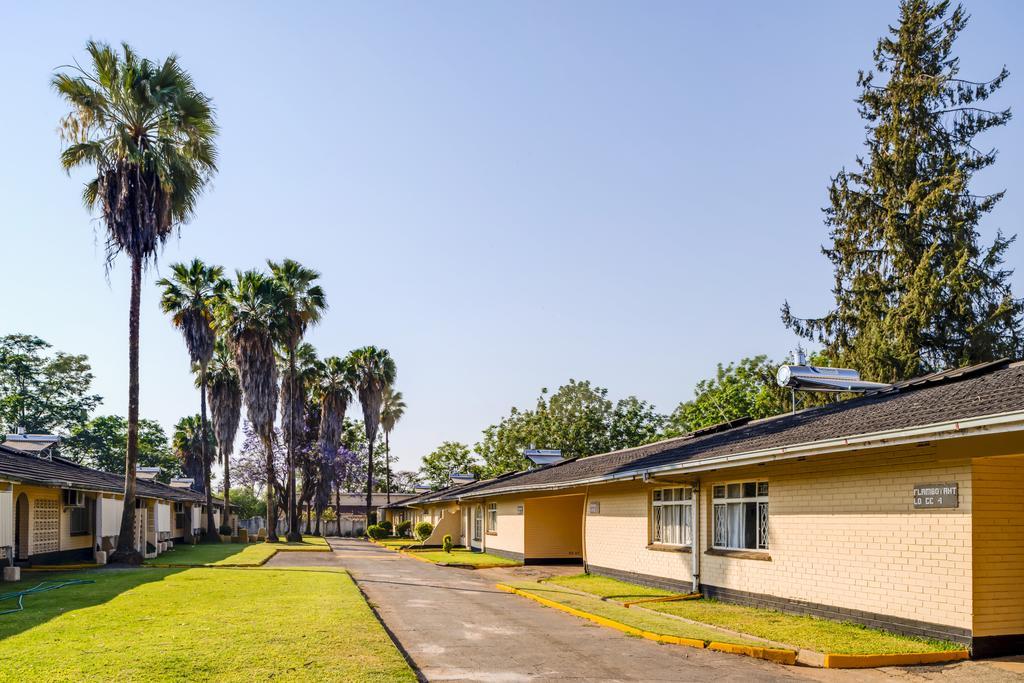 Kadoma Hotel & Conference Centre Luaran gambar
