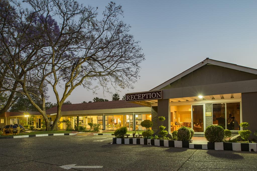 Kadoma Hotel & Conference Centre Luaran gambar