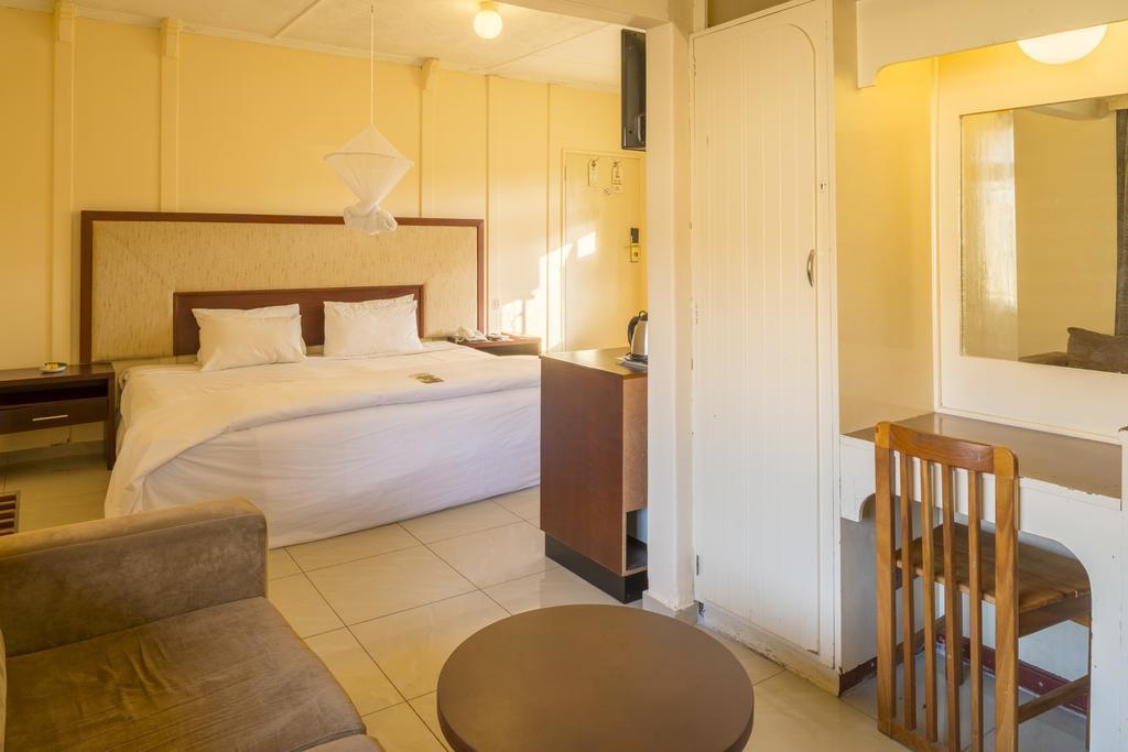 Kadoma Hotel & Conference Centre Luaran gambar