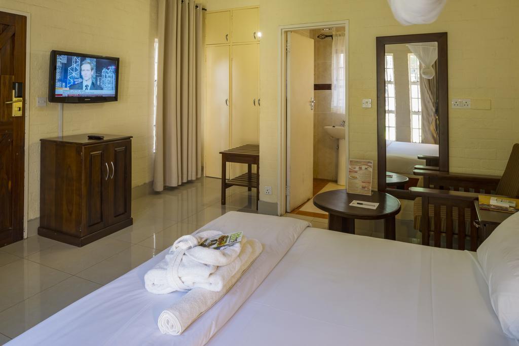 Kadoma Hotel & Conference Centre Luaran gambar