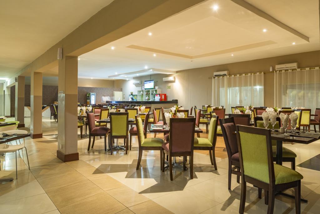 Kadoma Hotel & Conference Centre Luaran gambar