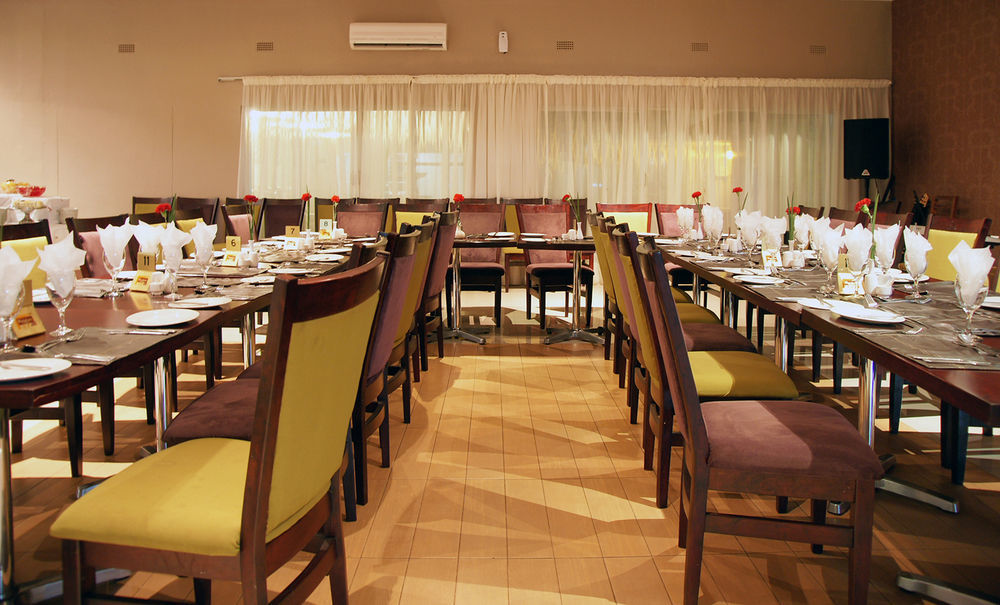 Kadoma Hotel & Conference Centre Luaran gambar